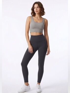 90 Degrees Taupe Ribbed Scoop Neck Crop Sports Bra Size Small